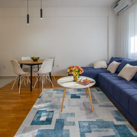 Nyc With Garage Apartment *