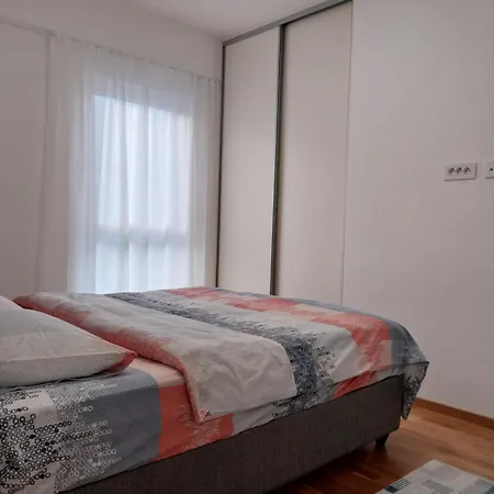 Nyc With Garage * Podgorica