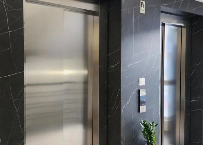 Nyc With Garage Daire