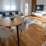 Апартаменти Nyc With Garage *