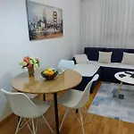 Διαμέρισμα Nyc With Garage Ποντγορίτσα